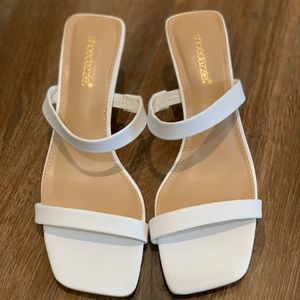 New Shoedazzle square toe sandals